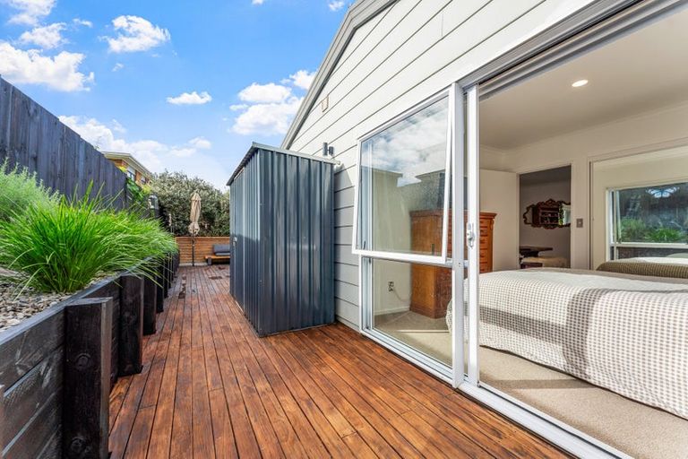Photo of property in 2/4 Kenneth Hopper Place, Manly, Whangaparaoa, 0930