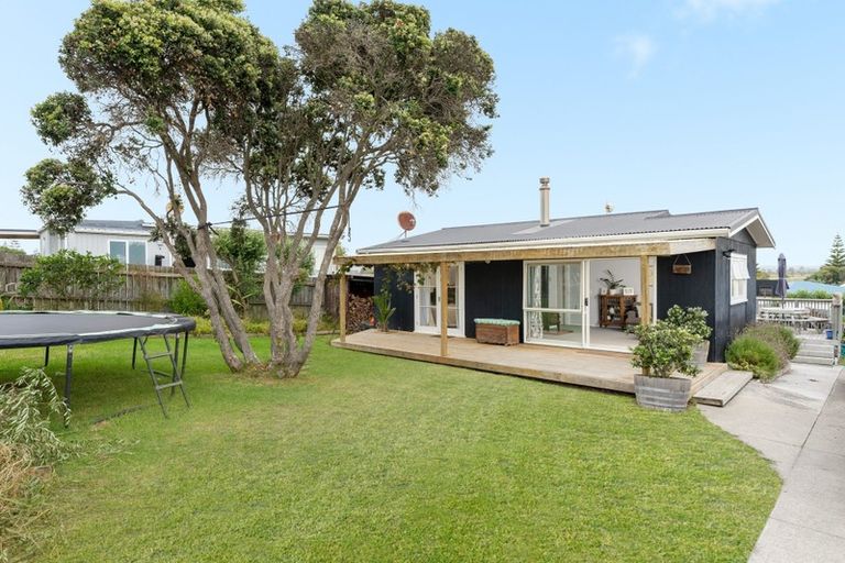 Photo of property in 438 Pukehina Parade, Pukehina, Te Puke, 3189
