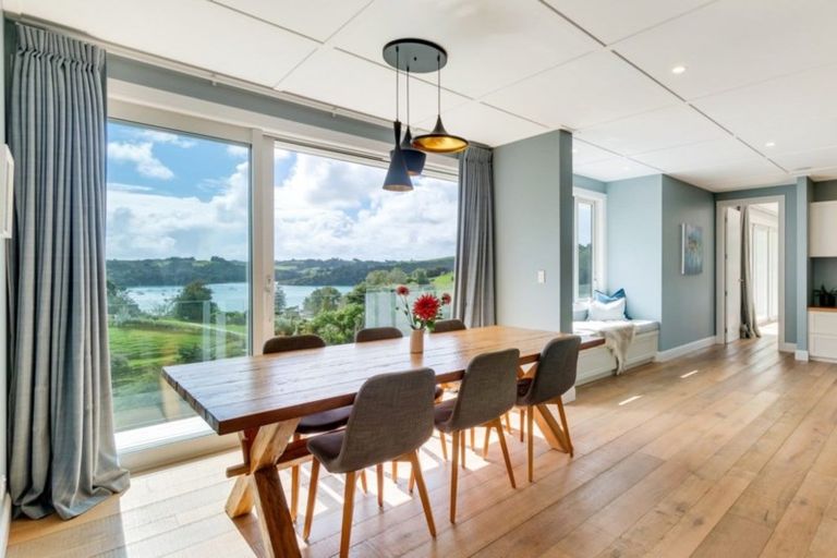 Photo of property in 31 Brick Bay Drive, Sandspit, Warkworth, 0982