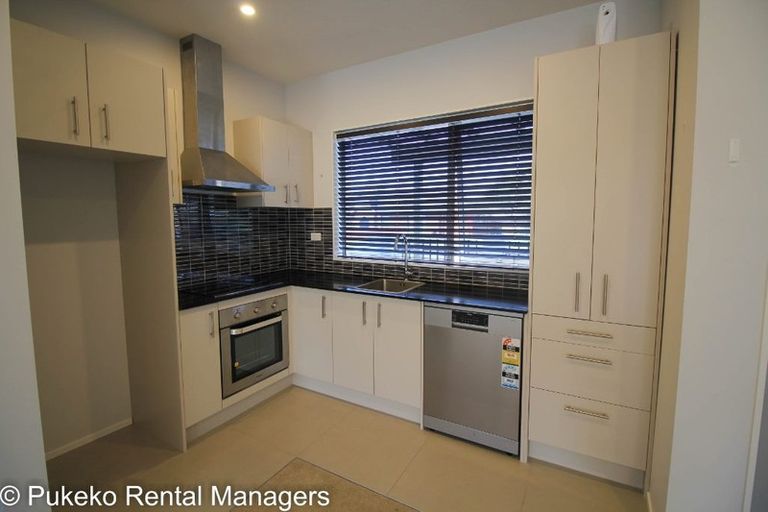 Photo of property in 26/11 Ray Small Drive, Papakura, 2110