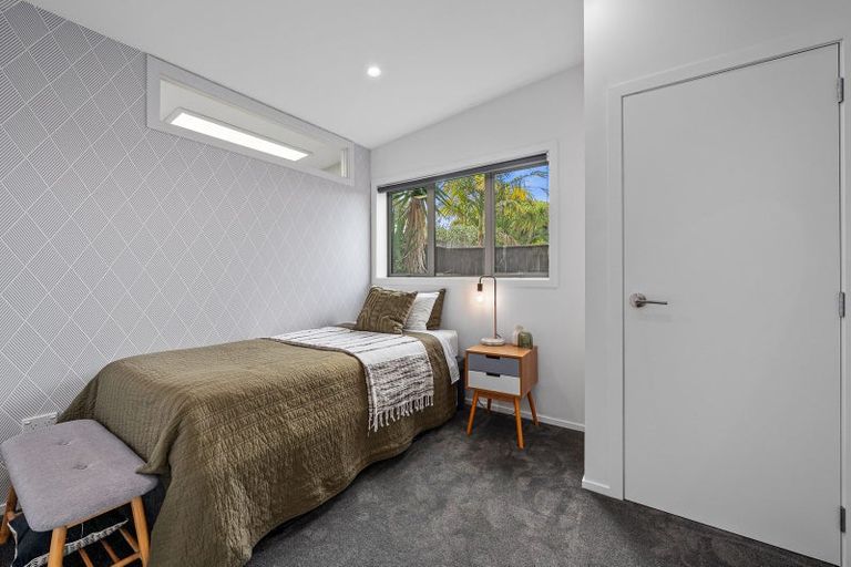 Photo of property in 21 King Richard Place, Browns Bay, Auckland, 0630
