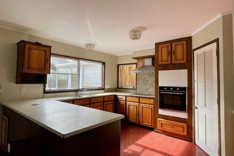 Photo of property in 11 Ravenstone Place, Chatswood, Auckland, 0626