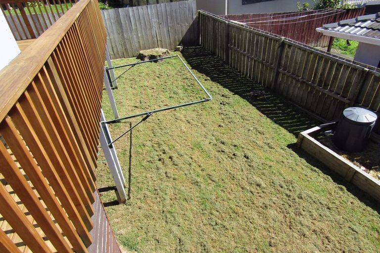 Photo of property in 22 Marina View Drive, West Harbour, Auckland, 0618