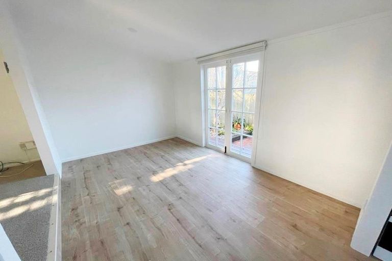 Photo of property in 1/5 Folkestone Street, Murrays Bay, Auckland, 0630