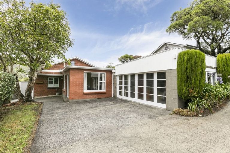 Photo of property in 8 Aplin Terrace, Ngaio, Wellington, 6035