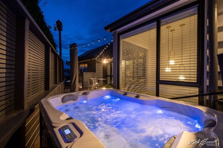 Photo of property in 42 Lerwick Terrace, Melrose, Wellington, 6023