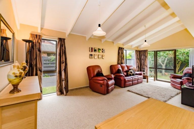 Photo of property in 42 Awanui Drive, Waikanae, 5036