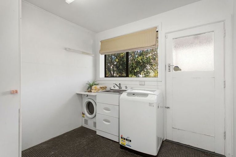 Photo of property in 11 Dunster Street, Burnside, Christchurch, 8053