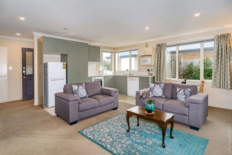 Photo of property in 2/60 Bassett Street, Burwood, Christchurch, 8083