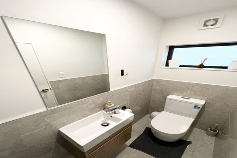 Photo of property in 15 Tahingamanu Road, Hobsonville, Auckland, 0616