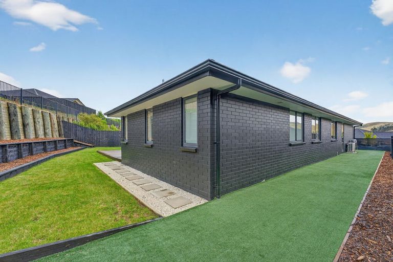 Photo of property in 4 Porokaiwhiri Avenue, Helensville, 0800