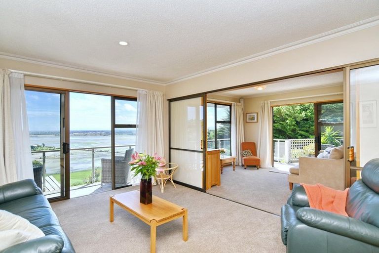 Photo of property in 2/56 Balmoral Lane, Redcliffs, Christchurch, 8081