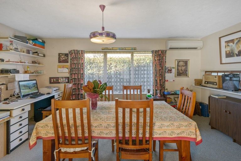 Photo of property in 5 Chatswood Place, Bishopdale, Christchurch, 8051