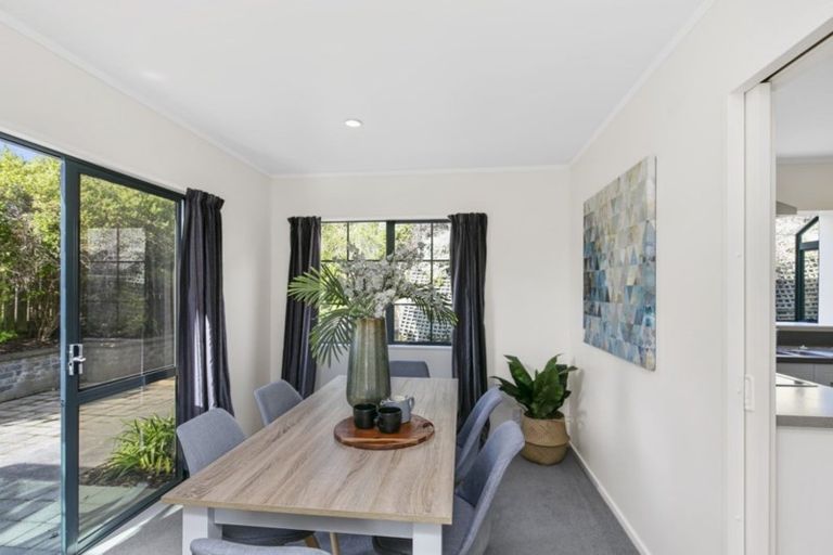 Photo of property in 5 Furlong Crescent, Churton Park, Wellington, 6037