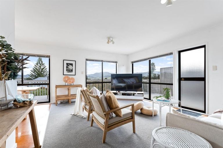 Photo of property in 17 Caroline Heights, Omaha, 0986