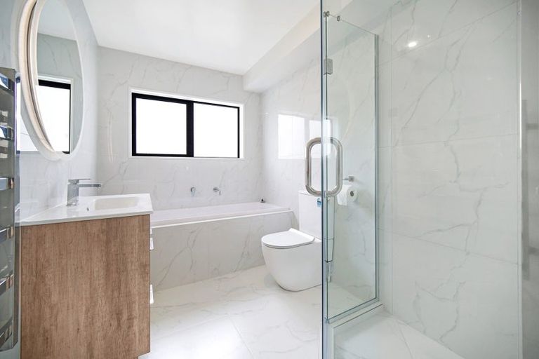 Photo of property in 421a Bucklands Beach Road, Bucklands Beach, Auckland, 2012