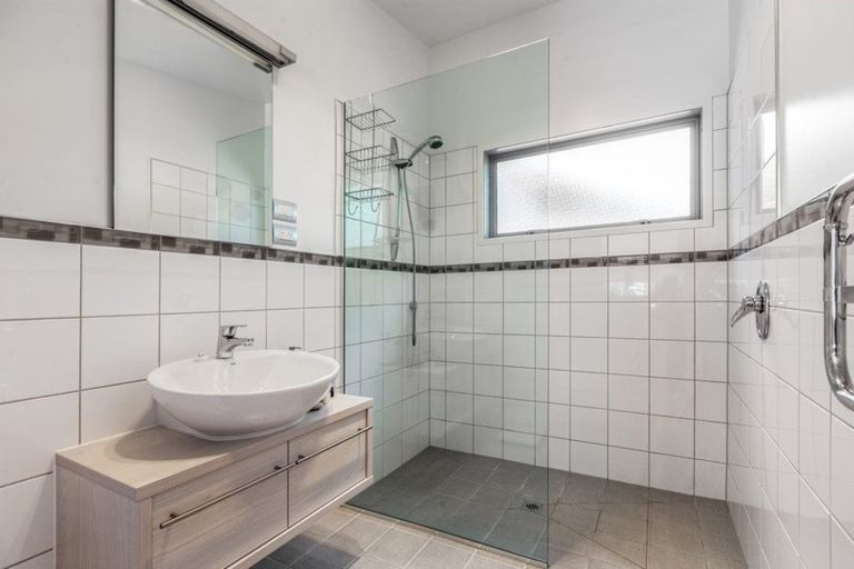 Photo of property in 19 Nepean Avenue, Waiheke Island, 1971