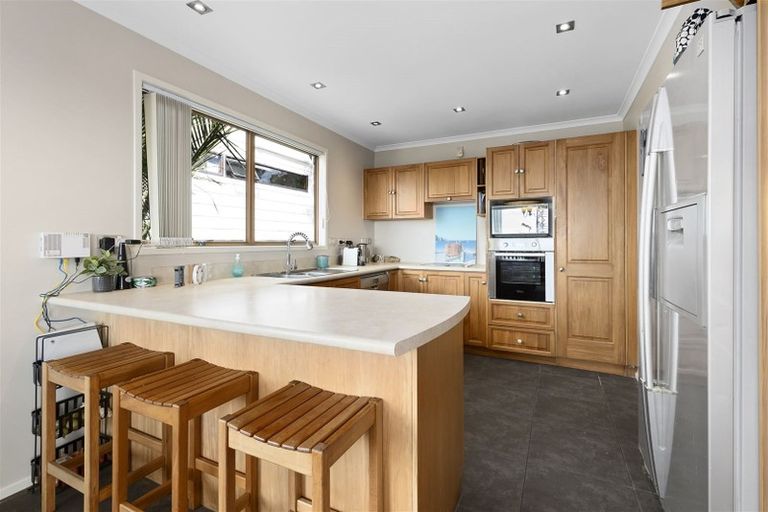 Photo of property in 19 Layton Road, Manly, Whangaparaoa, 0930