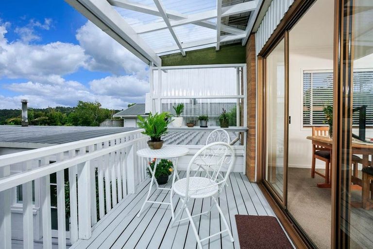Photo of property in 1/4 Lynn Road, Bayview, Auckland, 0629