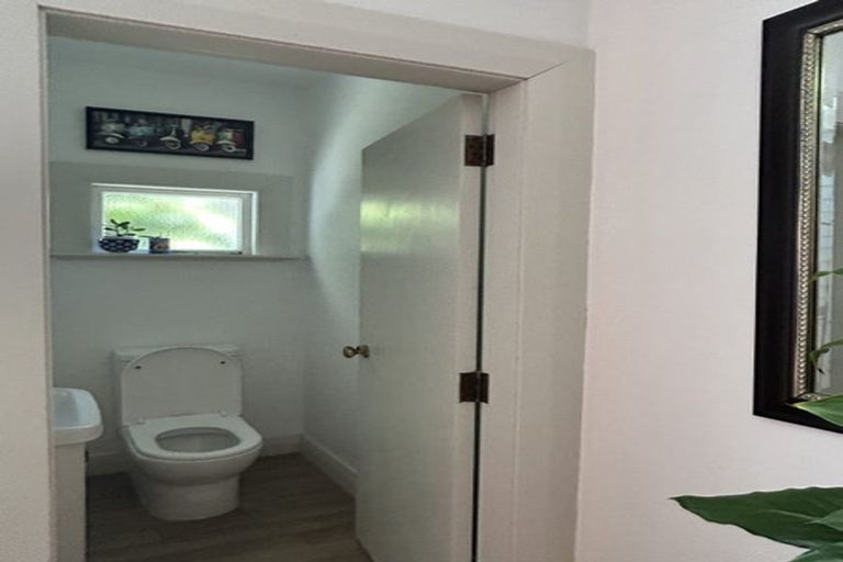 Photo of property in 1/1 Wilkinson Street, Oriental Bay, Wellington, 6011