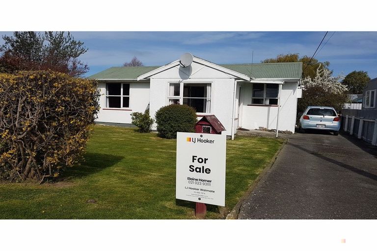 Photo of property in 28 Augustine Street, Waimate, 7924
