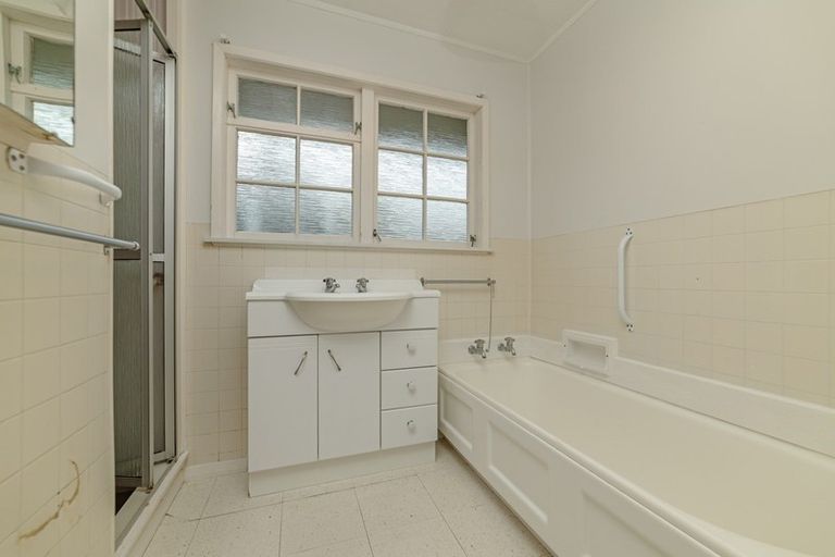 Photo of property in 69 Churchill Avenue, Hokowhitu, Palmerston North, 4410