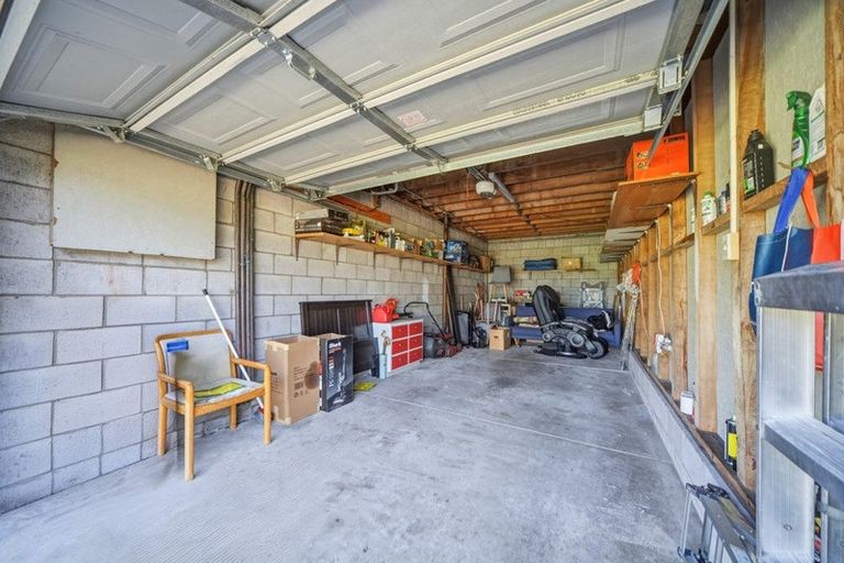 Photo of property in 2/270 East Coast Road, Forrest Hill, Auckland, 0620