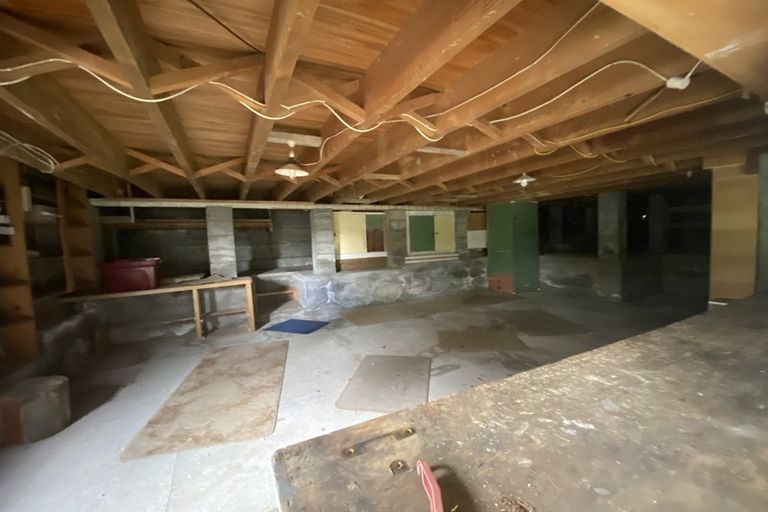 Photo of property in 100 Milton Terrace, Picton, 7220