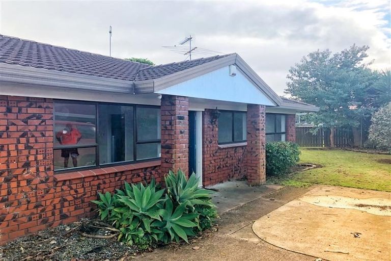 Photo of property in 2/44 Willis Road, Papakura, 2110