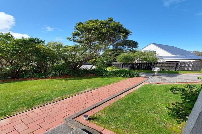 Photo of property in 17 Mallard Grove, Churton Park, Wellington, 6037