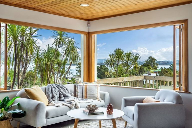 Photo of property in 108 Island Bay Road, Beach Haven, Auckland, 0626