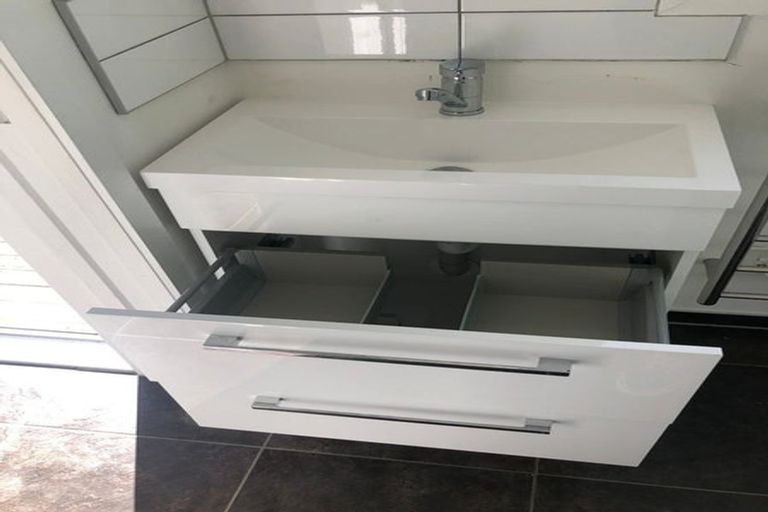 Photo of property in 6 Melville Street, Tawa, Wellington, 5028