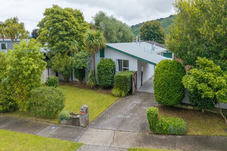 Photo of property in 11 Akron Grove, Totara Park, Upper Hutt, 5018