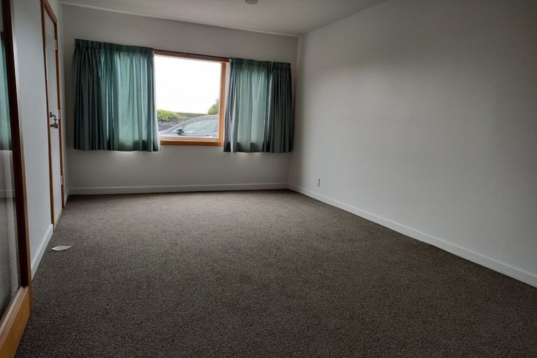 Photo of property in 1 Raekura Place, Redcliffs, Christchurch, 8081