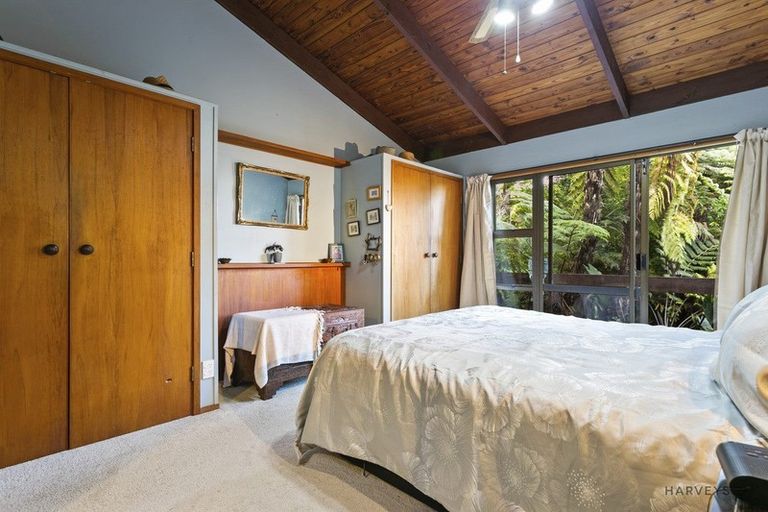 Photo of property in 8 Atarua Gardens, Waiatarua, Auckland, 0604