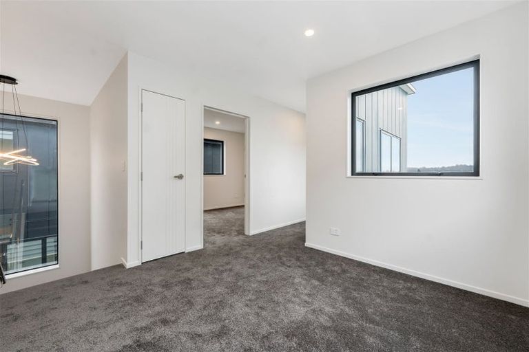 Photo of property in 25 Bronzewater Drive, Silverdale, 0932