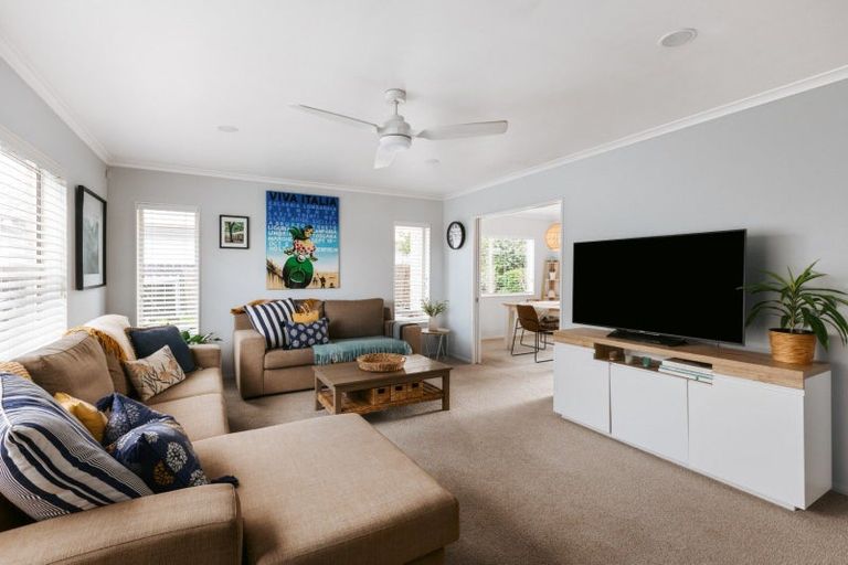 Photo of property in 587 Grenada Street, Papamoa Beach, Papamoa, 3118