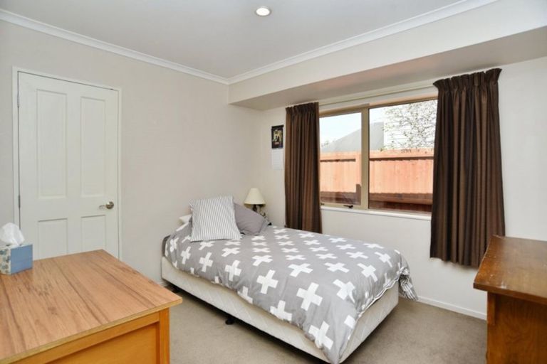 Photo of property in 8 James Drive, Woodend, 7610