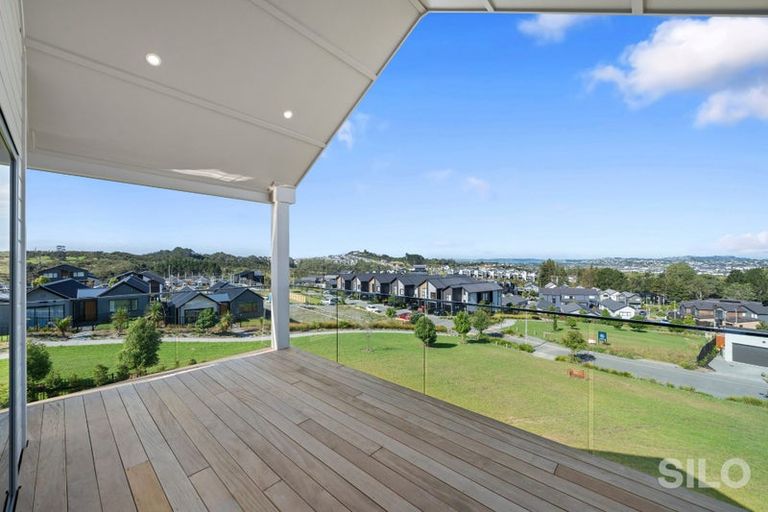 Photo of property in 35 Kikorangi Drive, Wainui, 0992