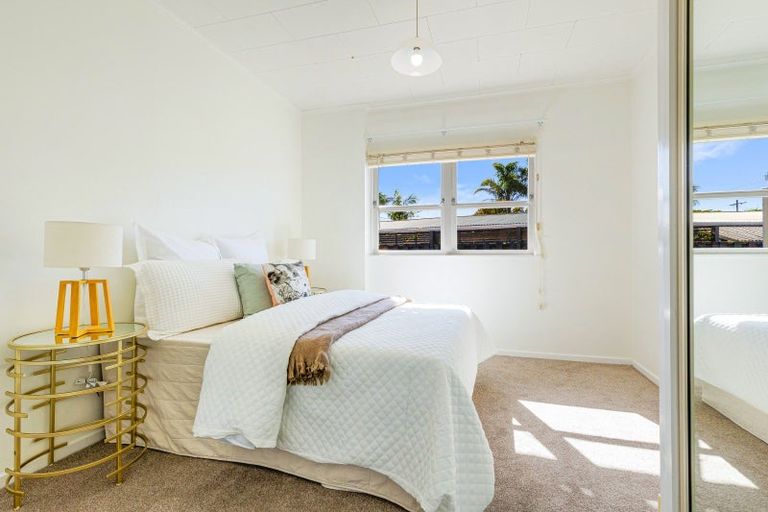 Photo of property in 30 County Road, Torbay, Auckland, 0630