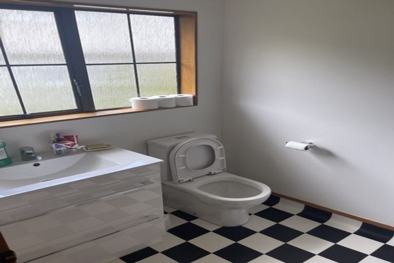 Photo of property in 5 Thatcher Crescent, Crofton Downs, Wellington, 6035