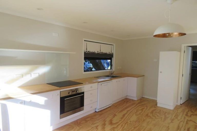 Photo of property in 2 Ebrington Place, Strandon, New Plymouth, 4312
