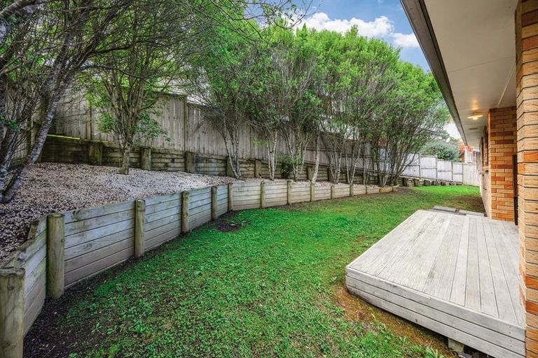Photo of property in 7 Mazuran Place, Flat Bush, Auckland, 2016