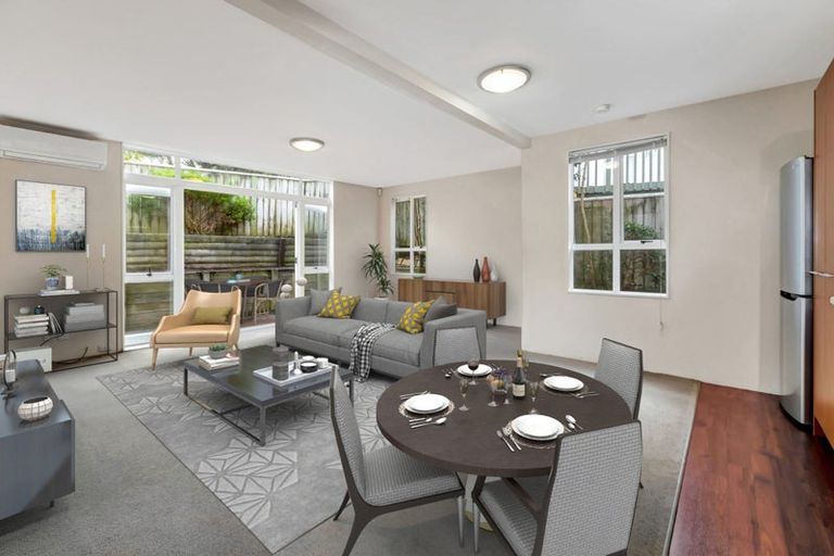 Photo of property in 4b The Quadrant, Miramar, Wellington, 6022