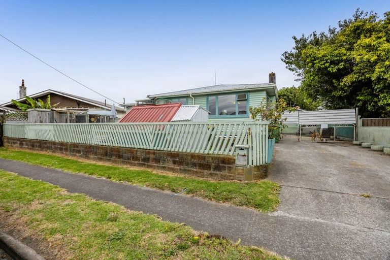 Photo of property in 85 Collins Street, Hawera, 4610