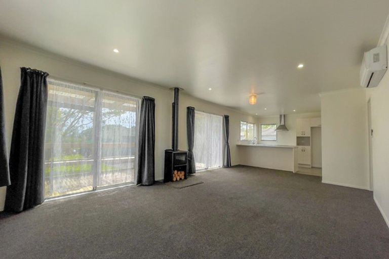 Photo of property in 15 Orchard East Road, Ngatea, 3503