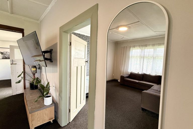 Photo of property in 63 Elles Road, Otautau, 9610