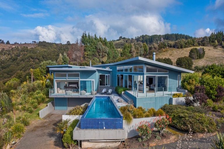 Photo of property in 28 Radar Road, Hot Water Beach, Whitianga, 3591