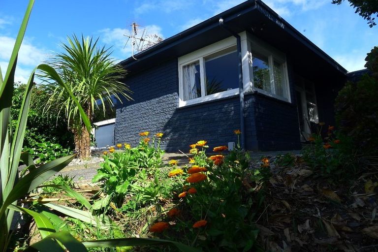 Photo of property in 54 Tiromoana Road, Raumati South, Paraparaumu, 5032
