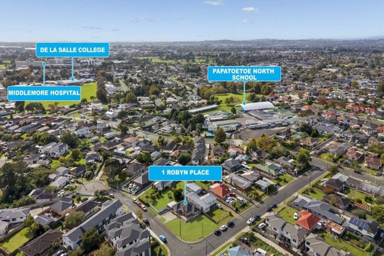 Photo of property in 1 Robyn Place, Mangere East, Auckland, 2024